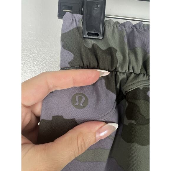 Lululemon Heritage Camo Keep Moving Pants Size 6 High Rise 7/8 Lavender Crop - Picture 7 of 11